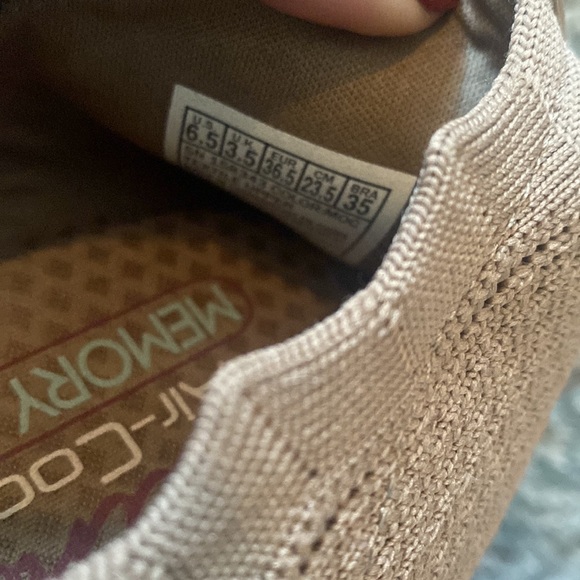 NWOT Skechers air cooled memory foam flats size 6.5 - Picture 4 of 5